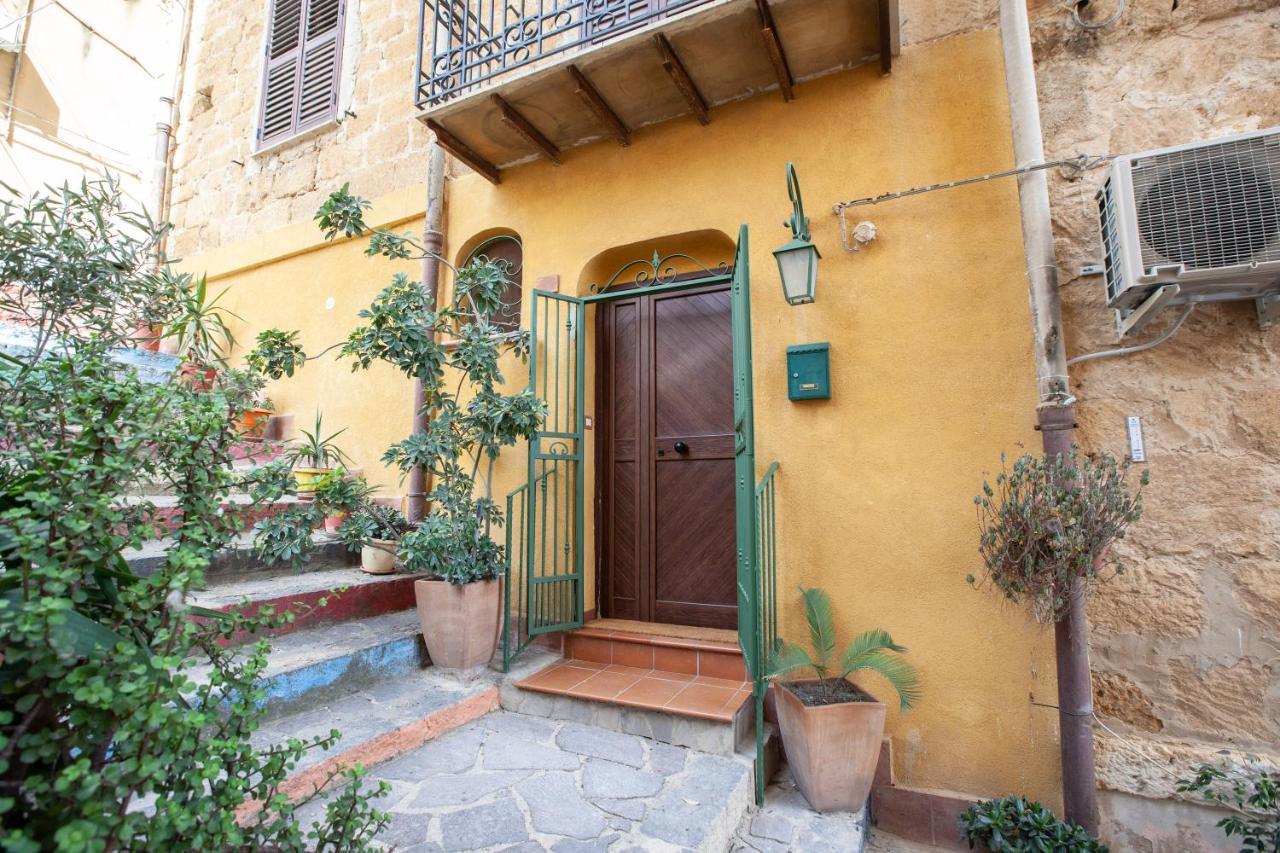 Апартаменты La Sedia Rossa Historical Centre Агридженто Экстерьер фото
