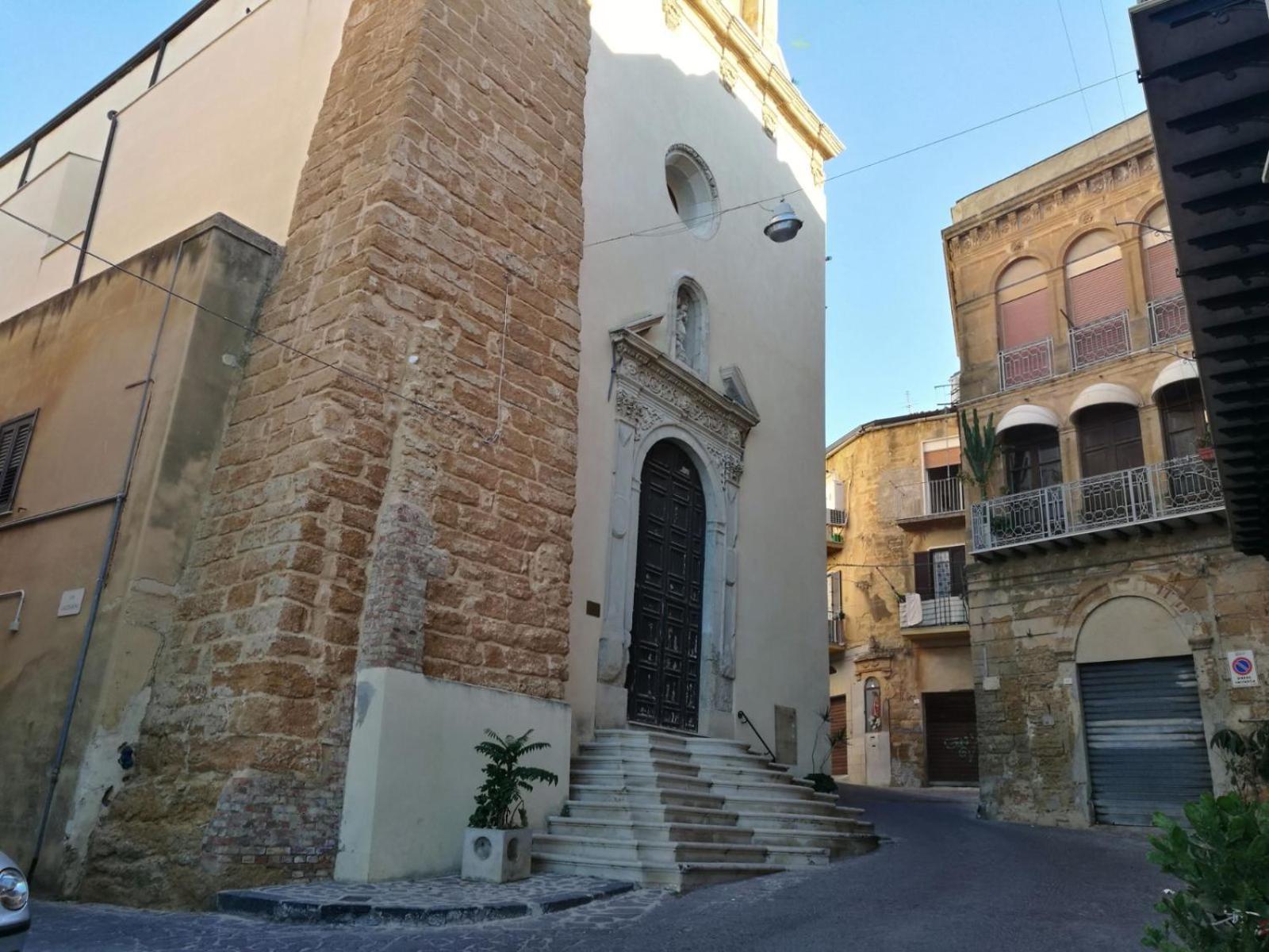 Апартаменты La Sedia Rossa Historical Centre Агридженто Экстерьер фото